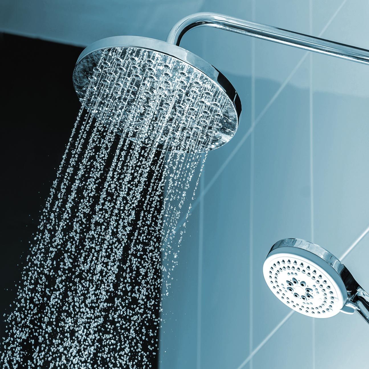 agua caliente con aerotermia